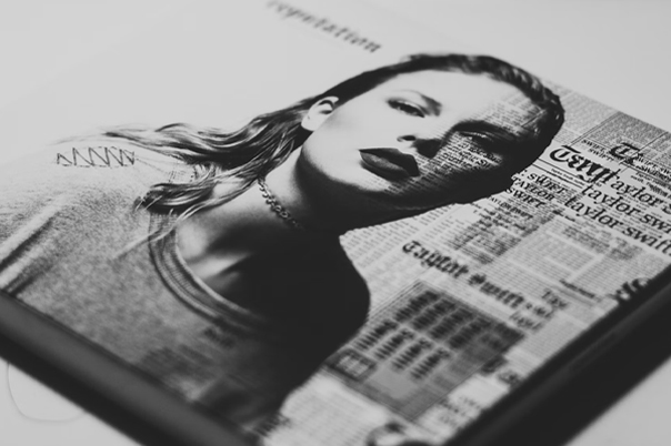 Hyd-Blog_heads-TaylorSwift-SMALL.jpg